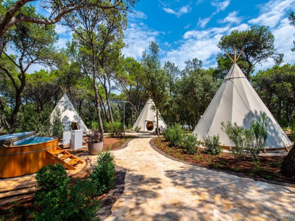 Arena One 99 Glamping